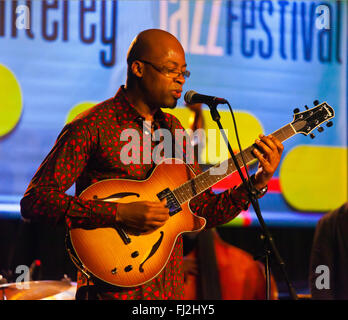 LIONEL LOUEKE Vorformen mit einer Tribute-Band für BLUE NOTE RECORDS 75TH ANNIVERSARY at MONTEREY JAZZ FESTIVAL 2014 Stockfoto