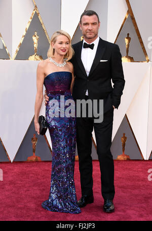 Hollywood, Kalifornien, USA. 28. Februar 2016. Schauspielerin NAOMI WATTS und Schauspieler LIEV SCHREIBER besuchen die 88. Oscar-Verleihung in Hollywood. Bildnachweis: Lisa O'Connor/ZUMA Draht/Alamy Live-Nachrichten Stockfoto