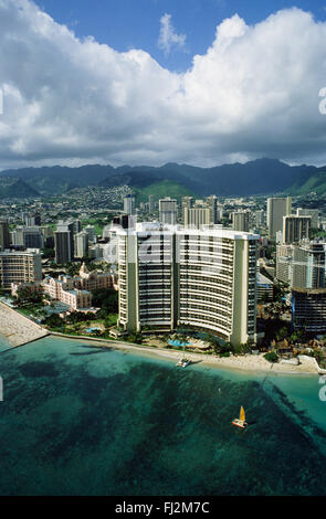 SHERATON HOTEL am Strand von WAIKIKI - OAHU, HAWAII Stockfoto