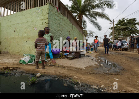 Leben in Bairro Rangel, Luanda, Angola, Afrika Stockfoto