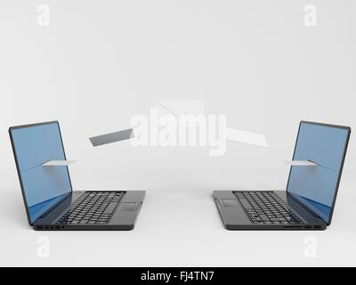 zwei Laptops Mails mit Umschlägen in eine weiße 3d Bühne zu kommunizieren. Stockfoto