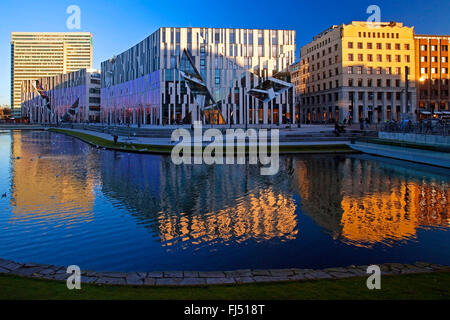 Dreischeibenhaus und Kö-Bogen, Deutschland, Nordrhein-Westfalen, Düsseldorf Stockfoto