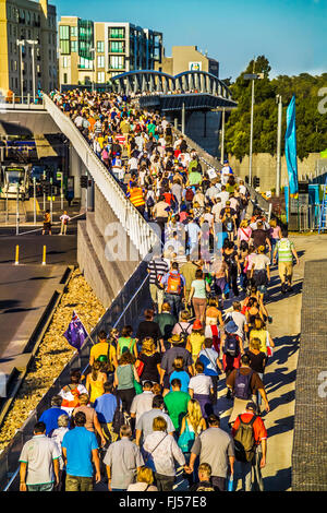 Sportfans Warteschlange eintragen Melbourne Cricket Gründen, Australien Stockfoto