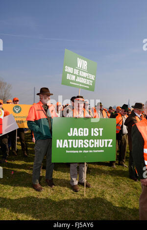 Jäger, die demonstrieren gegen das Jagdgesetz, Deutschland, Nordrhein-Westfalen, Düsseldorf Stockfoto