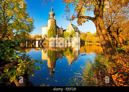 Burg Gemen in Herbst, Wasserburg, Deutschland, Nordrhein-Westfalen, Münsterland, Borken Stockfoto