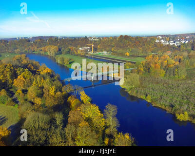 Luftbild in Ruhrgebiet mit Nachtigall-Brücke und Wasser-Extraktion im Herbst, Witten, Ruhrgebiet, Nordrhein-Westfalen, Deutschland Stockfoto