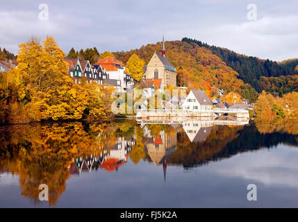 Stausee Beyenburg und Altstadt mit St. Maria-Magdalena-Kirche, Wuppertal, Bergisches Land, Nordrhein-Westfalen, Deutschland Stockfoto