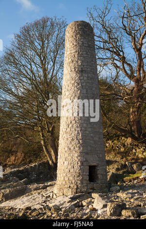 Das alte Kupfer Verhüttung Mühle Schornstein bei Jenny Browns Point Silverdale Lancashire, Vereinigtes Königreich. Stockfoto