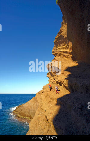 Kletterer an Küsten Rock Bec de l'Aigle, La Ciotat, Frankreich, Provence, Calanques Nationalpark Stockfoto