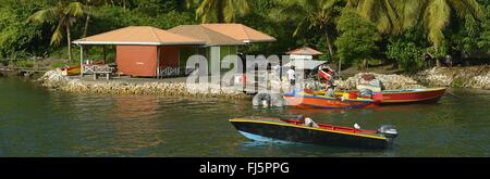 Fischer in der Prickly Bay in der Nähe der Stadt Saint Georges auf der Insel Grenada, Grenada, sandige Insel Saint Georges Stockfoto