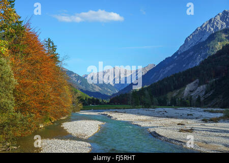 Rissbach Fluss mit Kiesbänken im Karwendel-Gebirge, Österreich, Tirol, Karwendelgebirge Stockfoto