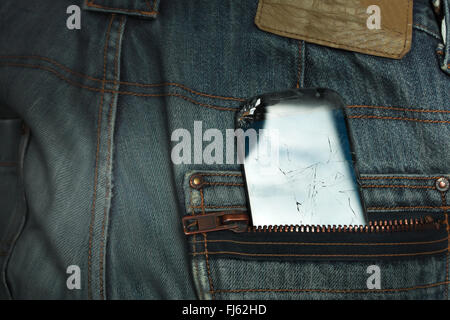 Handy In einer Tasche Stockfoto