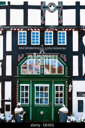 Fachwerkhaus in Saalhausen, Deutschland, Nordrhein-Westfalen, Sauerland, Lennestadt Stockfoto