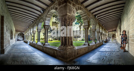 Romanische Kreuzgang von San Pedro De La Rua Estella Lizarra, Navarra, Spanien Stockfoto