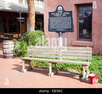 Die alte St. Johns County Jail Zeichen (aka authentischen alten Gefängnis) erzählt die Geschichte des alten Gefängnisses in St. Augustine, Florida USA Stockfoto