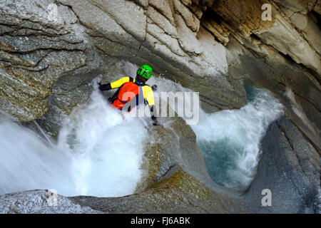 Canyoning im Maurienne-Tal, Frankreich, Savoyen, Bonneval Sur Arc Stockfoto