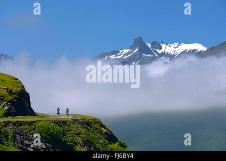 Mountainbike-Touren rund um Alp See Lac du Mont Cenis, Frankreich, Savoie Stockfoto