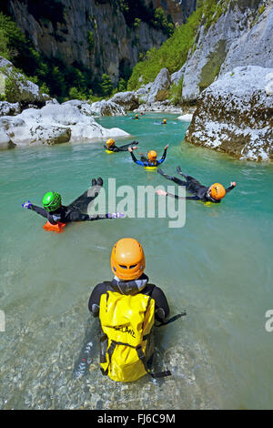 Canyoning in der Verdon-Schlucht am Ort namens the Cavaliers, Frankreich, Provence, Grand Canyon Du Verdon Stockfoto