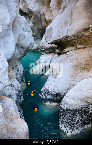 Canyoning in der Verdon-Schlucht am Ort namens the Styx, Frankreich, Provence, Grand Canyon Du Verdon Stockfoto