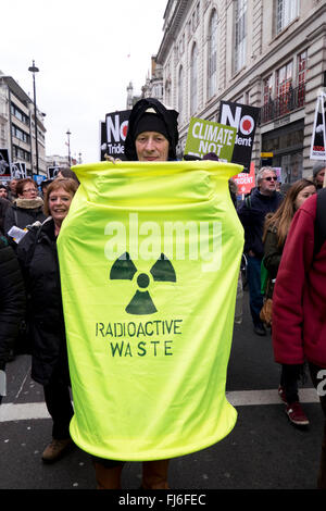 Trident CND Protest durch die Londoner war größte Anti-Atom März eine Generation 28. Februar 2016 Stockfoto