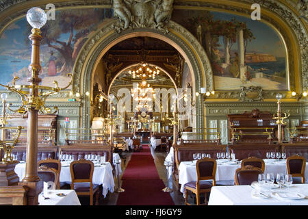 Innere des historischen Restaurant Le Train Bleu Paris Frankreich Stockfoto