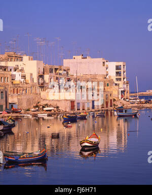 Spinola Bay, St. Julians (San Ġiljan), nördlichen Hafenviertel, Malta Majjistral Region, Republik Malta Stockfoto