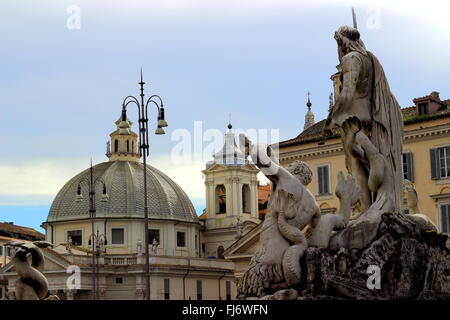 Skulptur - Piazza del Popolo, Rom. Italien Stockfoto