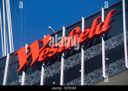 Westfield Shopping Centre unverwechselbaren roten Logo außen Pitt Street Zentrum CBD Sydney New South Wales Australien Stockfoto