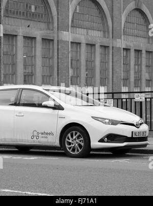 Weißes Auto aus ein Car-sharing-System, Co Räder. 27. Februar 20116 Stockfoto