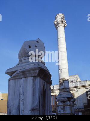 Die römische Säule markiert das Ende der antiken Via Appia Weg, Brindisi, Provinz Brindisi, Apulien Region, Italien Stockfoto