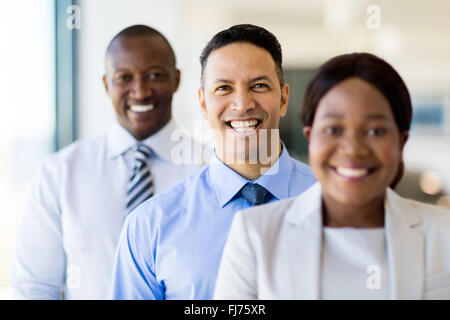 erfolgreiche Mitte Alter Geschäftsmann mit African Business team Stockfoto