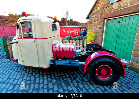 1964 Scammell Skarabäus drei Wheeler LKW bei Biegert Railway Stockfoto