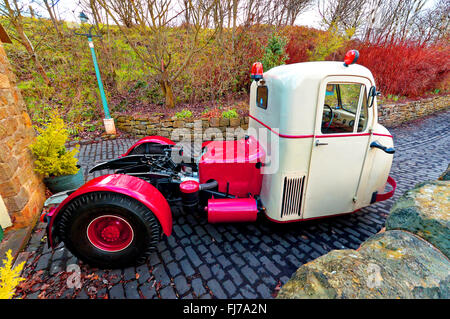 1964 Scammell Skarabäus Dreirad Lastwagen bei Biegert Eisenbahn-Seitenansicht Stockfoto