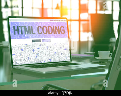 HTML-Code Konzept auf Laptop-Bildschirm. Stockfoto