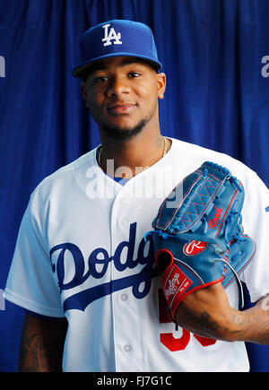 Glendale, AZ, USA. 27. Februar 2016. GLENDALE, AZ -FEB 27, 2015 - | Los Angeles Schwindler Krug Lisalverto Bonilla. | Während Foto-Tag bei den Dodgers Camelback Ranch-Glendale Frühling Schulungseinrichtung fotografiert. (K.c. Alfred / San Diego Union-Tribune © K.C. Alfred/U-T San Diego/ZUMA Draht/Alamy Live News Stockfoto