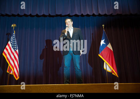 Präsidentschaftskandidat Ted Cruz spricht, eine große Menschenmenge bei einer Kundgebung der Kampagne in San Antonio, Texas Stockfoto