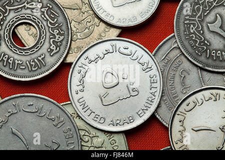 Münzen aus den Vereinigten Arabischen Emiraten. VAE-50-Fils-Münze. Stockfoto