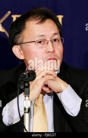 Tokio, Japan. 1. März 2016. Akira Kawasaki, Mitglied der Konzernleitung von Tokio ansässige NGO Peace Boat besucht eine Pressekonferenz an der Foreign Correspondents Club of Japan auf 1. März 2016, Tokio, Japan. Fünf Jahre nach der Atomkatastrophe von Fukushima gibt es noch mehr als 100.000 Evakuierte Leben weg von ihren Häusern und viele Opfer das Gefühl, dass ihre Bedürfnisse vernachlässigt werden, da die Regierung konzentriert sich auf Erholung und die Olympischen Spiele 2020. Bildnachweis: Aflo Co. Ltd./Alamy Live-Nachrichten Stockfoto