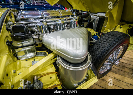 Motorraum Jaguar E-Type Serie ich Coupé, 1963. Stockfoto