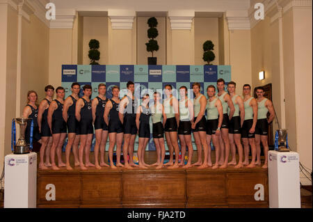 Central Hall, Westminster, London, UK. 1. März 2016. Crew-Ankündigung für die 2016 Cancer Research UK Regatten. OUBC George McKirdy, James White, Morgan Gurlak, Joshua Bugajski, Leo Carrington, Jorgen Tveit, James Cook, Nik Hazell, Sam Collier.  CUBC Felix Newman, Ali Abbasi, Charles Fisher, Clemens Auersperg, Lukas Juckett, Henry Hoffstot, Ben Rubel, Lance Tredell, Ian Middleton. Bildnachweis: Stephen Bartholomäus/Alamy Live-Nachrichten Stockfoto