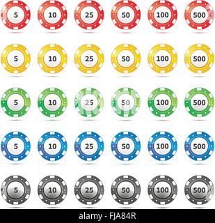 Große Reihe von verschiedenen nominalen und Farben-Casino-Chips auf weiß Stock Vektor