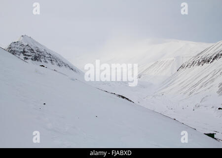 Ein Berge rund um die Stadt Longyearbyen, Spitzbergen (Svalbard). Norwegen Stockfoto