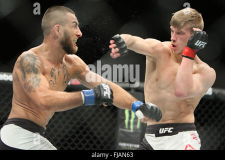 Arnold Allen Niederlagen Yaotzin Meza über einstimmigen Beschluss. Stockfoto