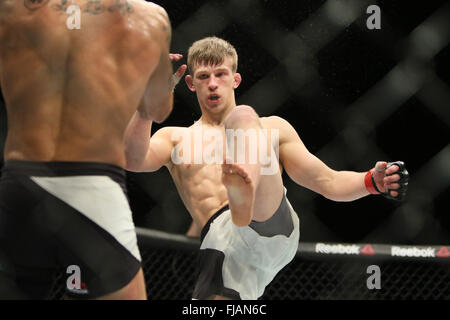 Arnold Allen Niederlagen Yaotzin Meza über einstimmigen Beschluss. Stockfoto