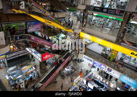 Innenraum der Pantip Plaza mall Stockfoto