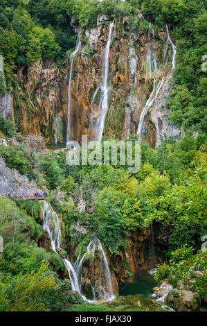 Wasserfälle im Nationalpark Plitvicer Seen, Kroatien Stockfoto