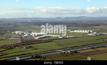 Luftaufnahme des Hawarden Flughafen, Heimat von British Aerospace Airbus Produktion, in der Nähe von Chester, Cheshire, UK Stockfoto