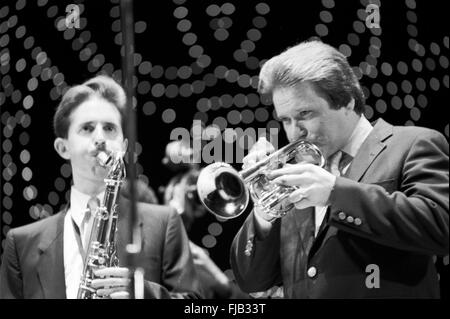 Warren Vaché und Scott Hamilton auf dem Kool Jazz Festival in Stanhope, New Jersey, Juni 1982. Stockfoto