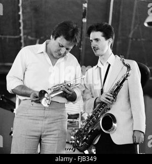 Warren Vaché und Scott Hamilton auf dem Kool Jazz Festival in Stanhope, New Jersey, Juni 1982. Stockfoto