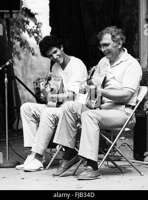 Bucky und John Pizzarelli auf dem Kool Jazz Festival in Stanhope, New Jersey, Juni 1982. Stockfoto